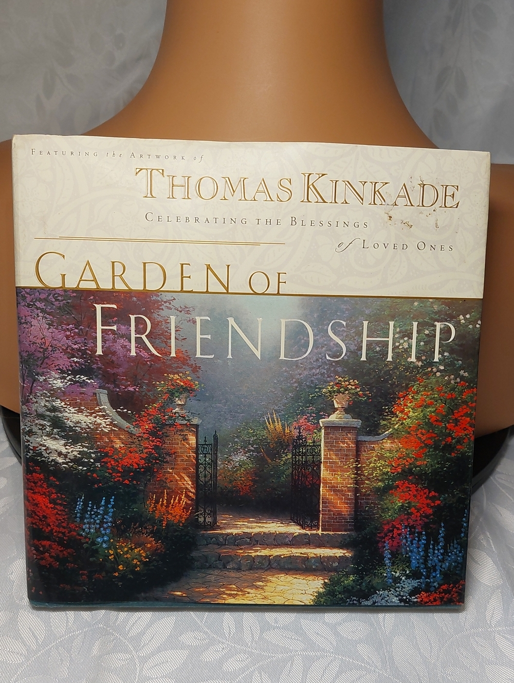 💜5/$25 Thomas Kincade Garden Of Friendship HC Book